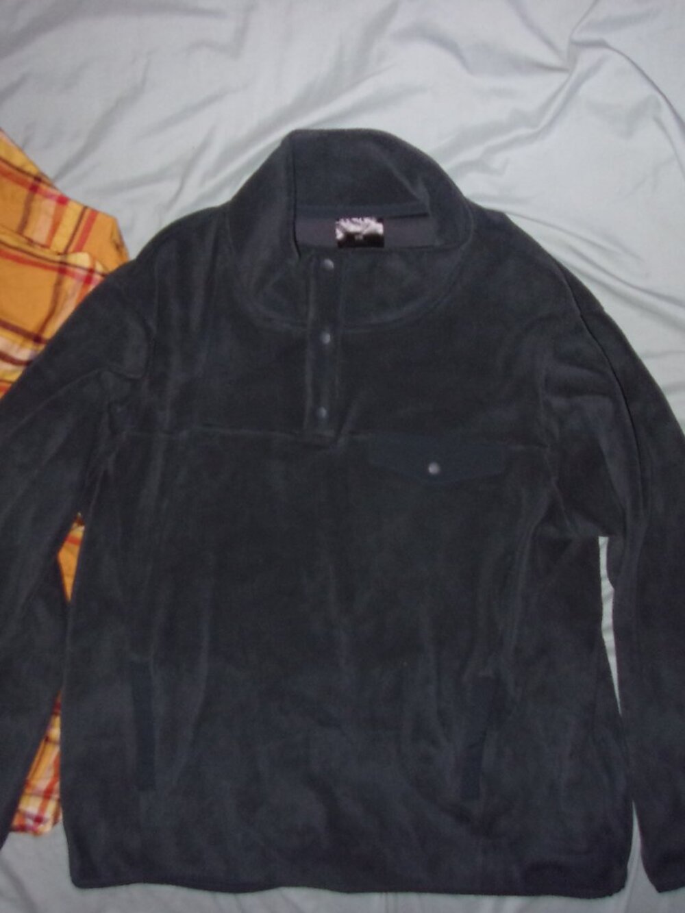size large sweatshirt gray shirt soft fleece gorpcore outdoor shirt